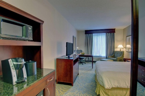 Hilton Garden Inn Norwalk image 43