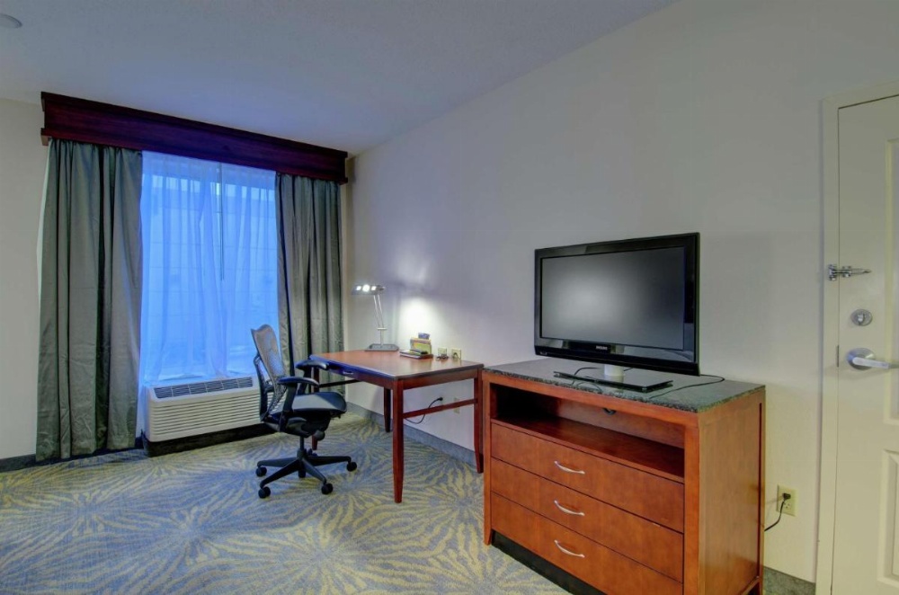 Queen Room with Two Queen Beds - Hearing Access